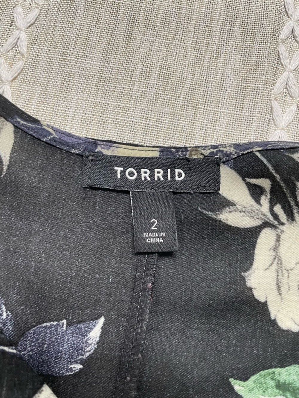 TORRID High-Low Multi Floral long Kimono Bell Sleeves boho festival Coachella 2X - Picture 11 of 13